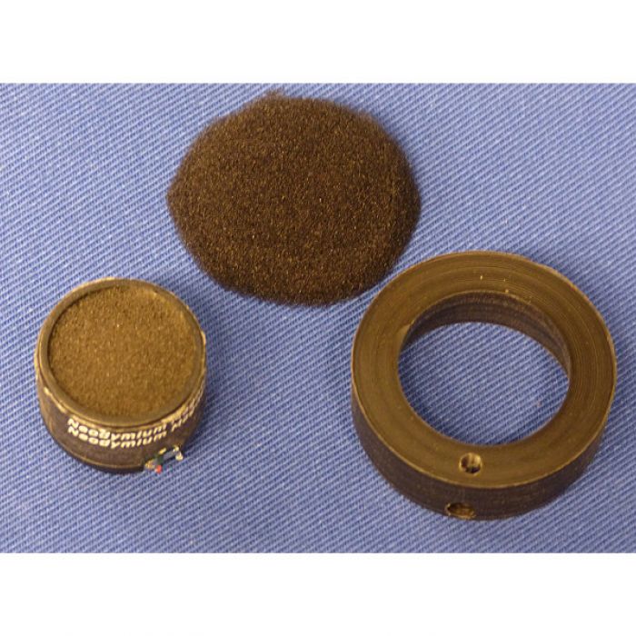 Capsule and gasket